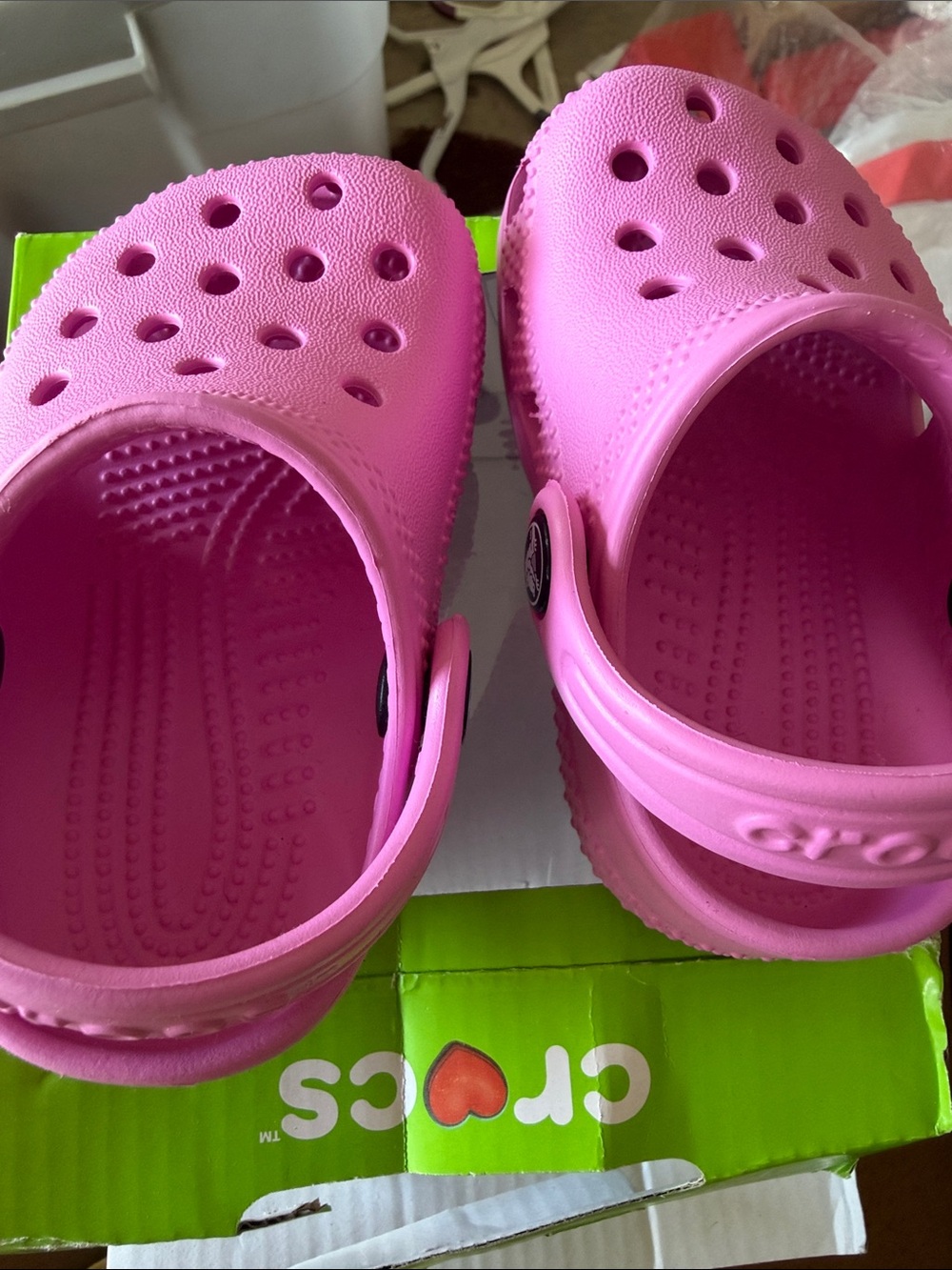 CROCS Kids Classic Clog in Bubblegum Pink